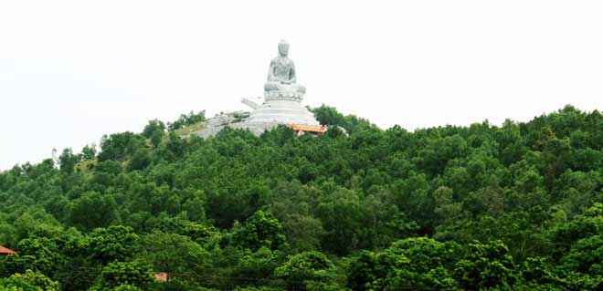 Phat Tich Pagoda on Lim Hill